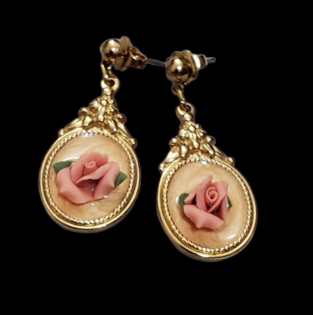 Vtg. Pink Rose Drop Earrings
